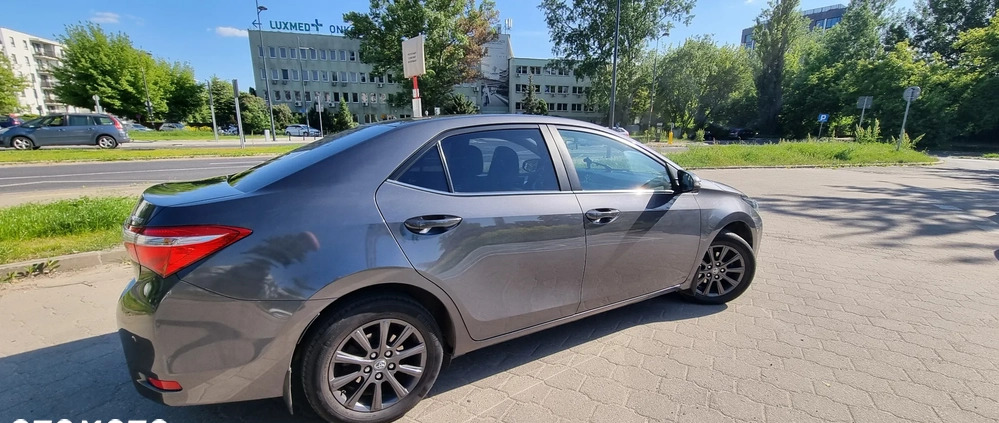 Toyota Corolla cena 52500 przebieg: 130914, rok produkcji 2016 z Warszawa małe 211